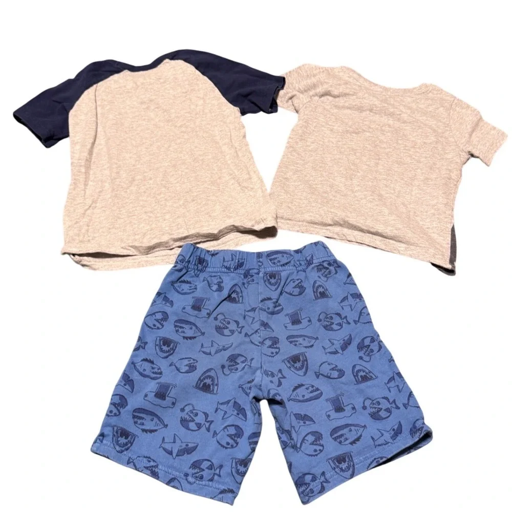 Carters Dip Boys 5T Shark Graphic T-Shirt and Shorts 3 Piece lot Blue Grey